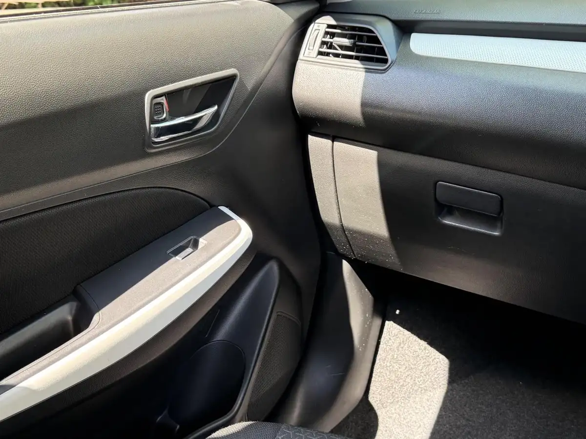 2018-suzuki-swift-10-boosterjet-sz-t-111ps-big-23