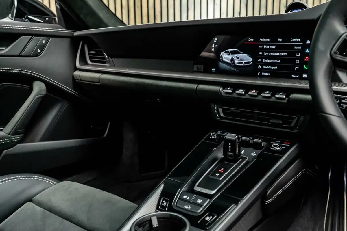 2022-porsche-911-30-carrera-gts-coupe-pdk-big-24