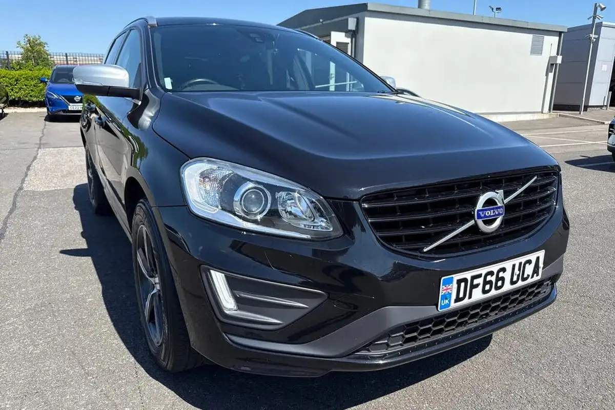 2016-volvo-xc60-20td-d4-r-design-lux-nav-geartronic-big-8