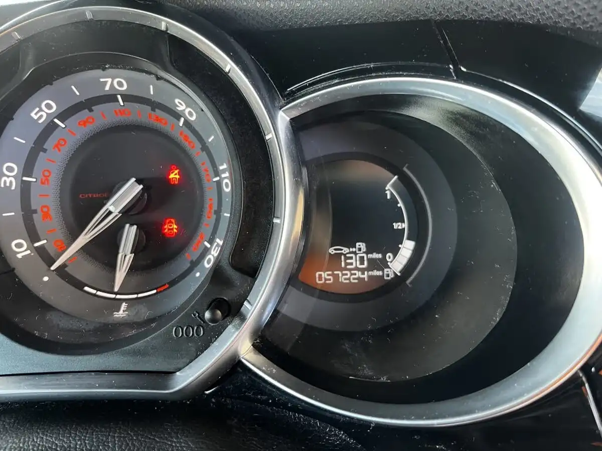2013-citroen-ds3-cabrio-16-dstyle-plus-big-14