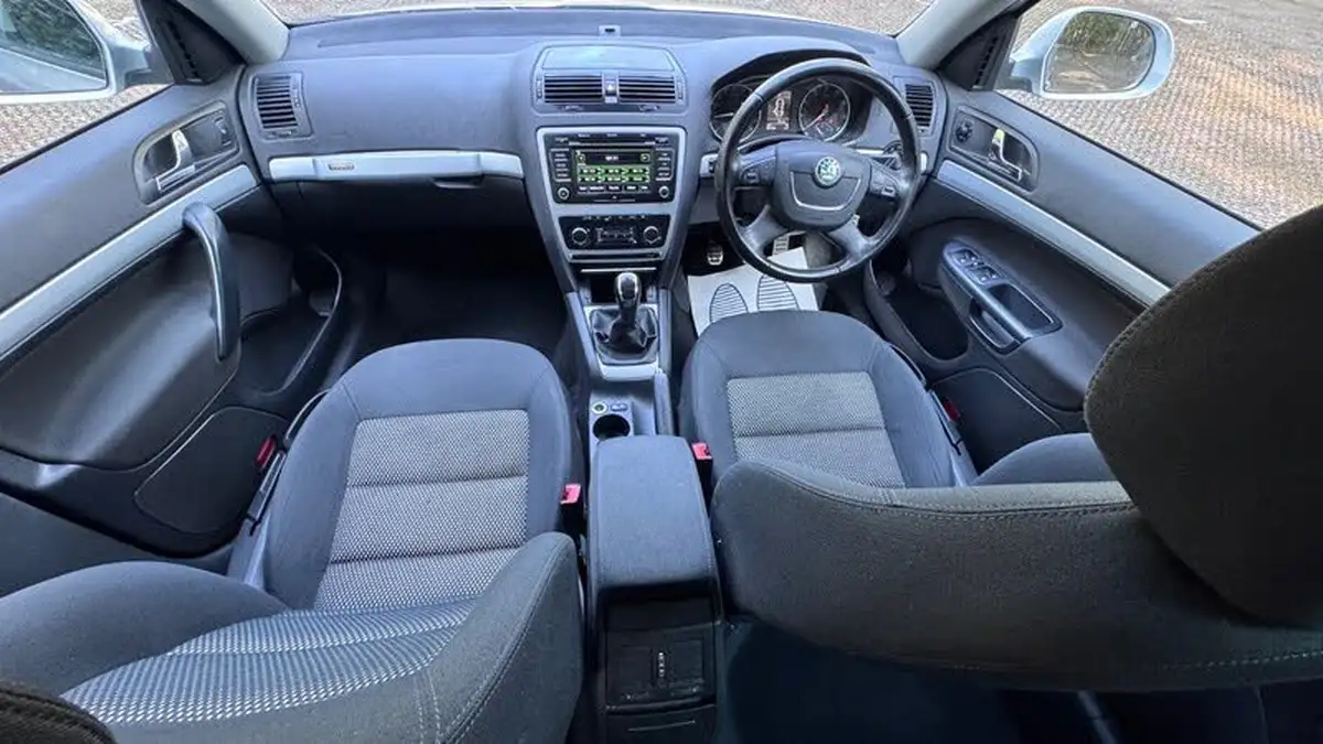 2011-skoda-octavia-20td-scout-cr-140bhp-big-2