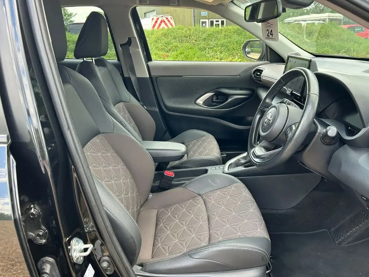 2022-toyota-yaris-cross-15-vvt-i-excel-awd-i-big-10