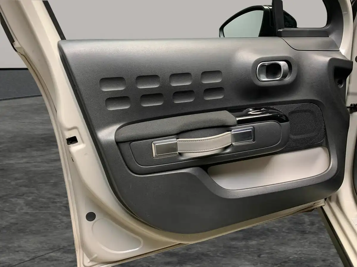 2022-citroen-c3-12-puretech-c-series-big-30