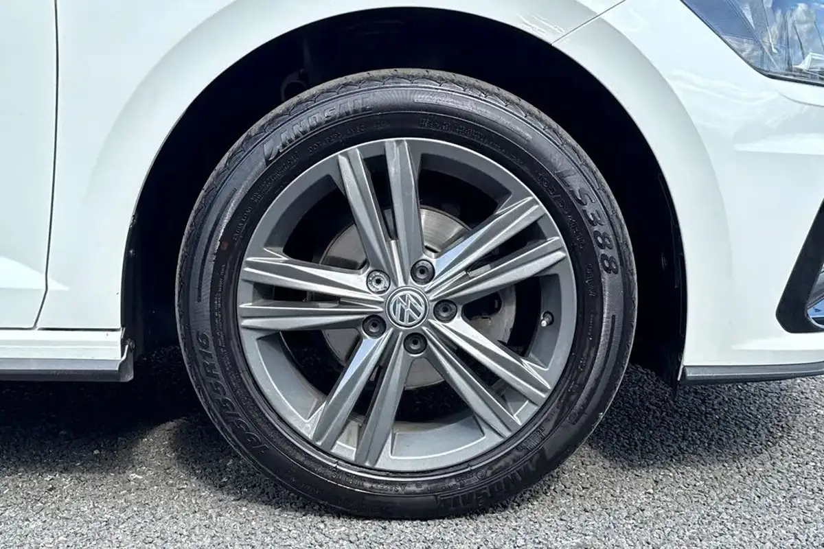 2018-volkswagen-polo-10-tsi-r-line-95ps-5d-big-9