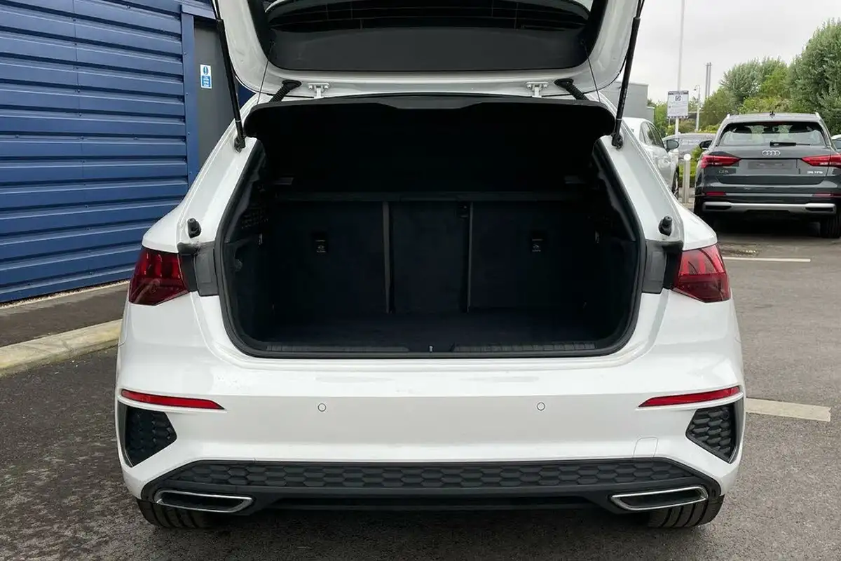 2022-audi-a3-14-40-tfsi-e-s-line-big-18