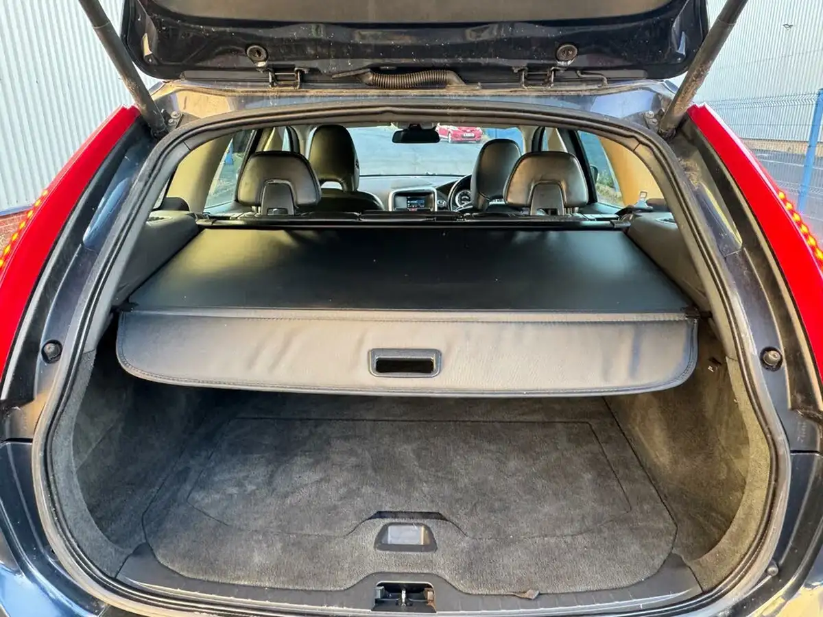 2012-volvo-xc60-24td-d3-se-lux-geartronic-big-13