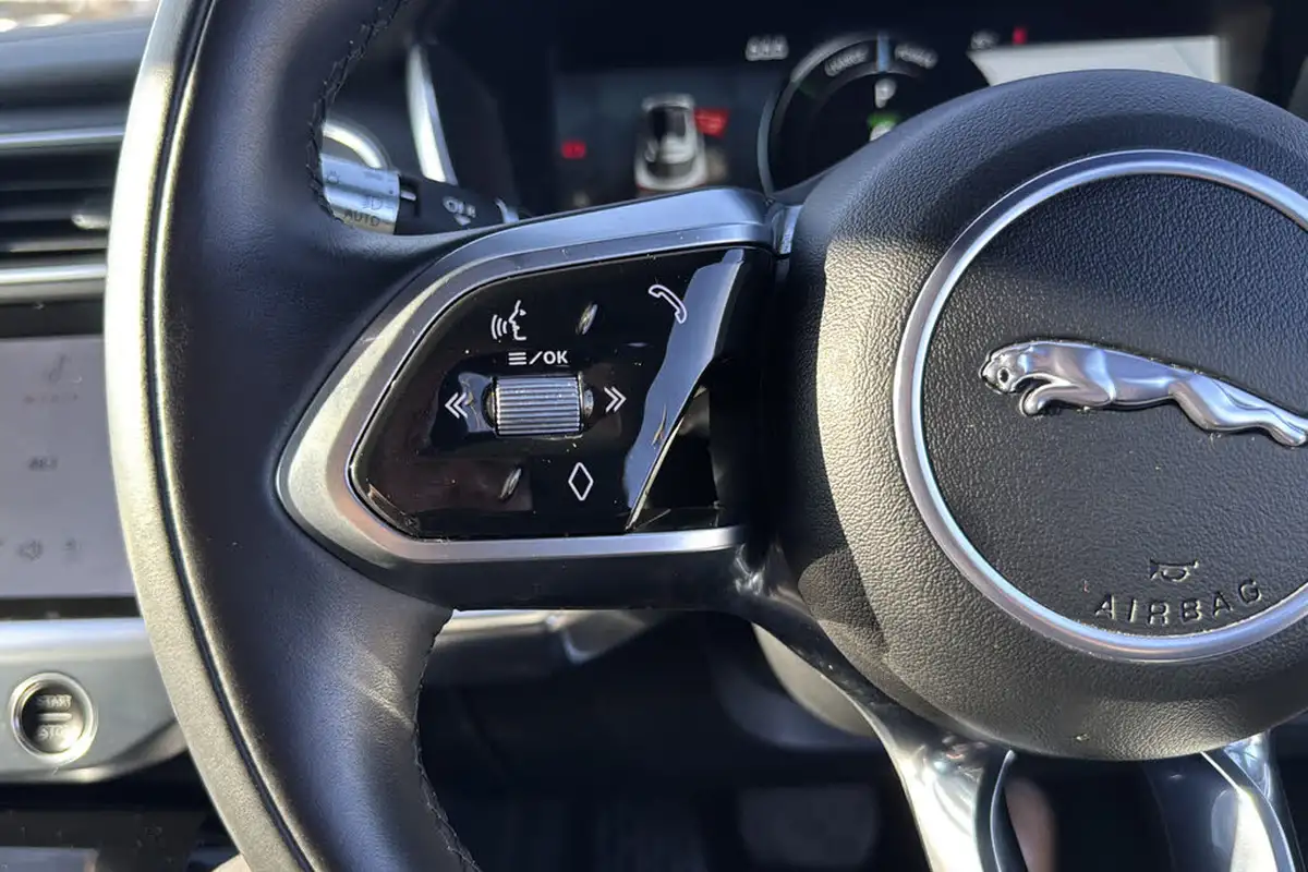 2021-jaguar-i-pace-ev400-black-big-15