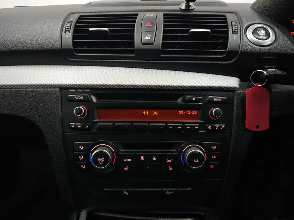 2012-bmw-1-series-20-120i-sport-plus-edition-coupe-big-74
