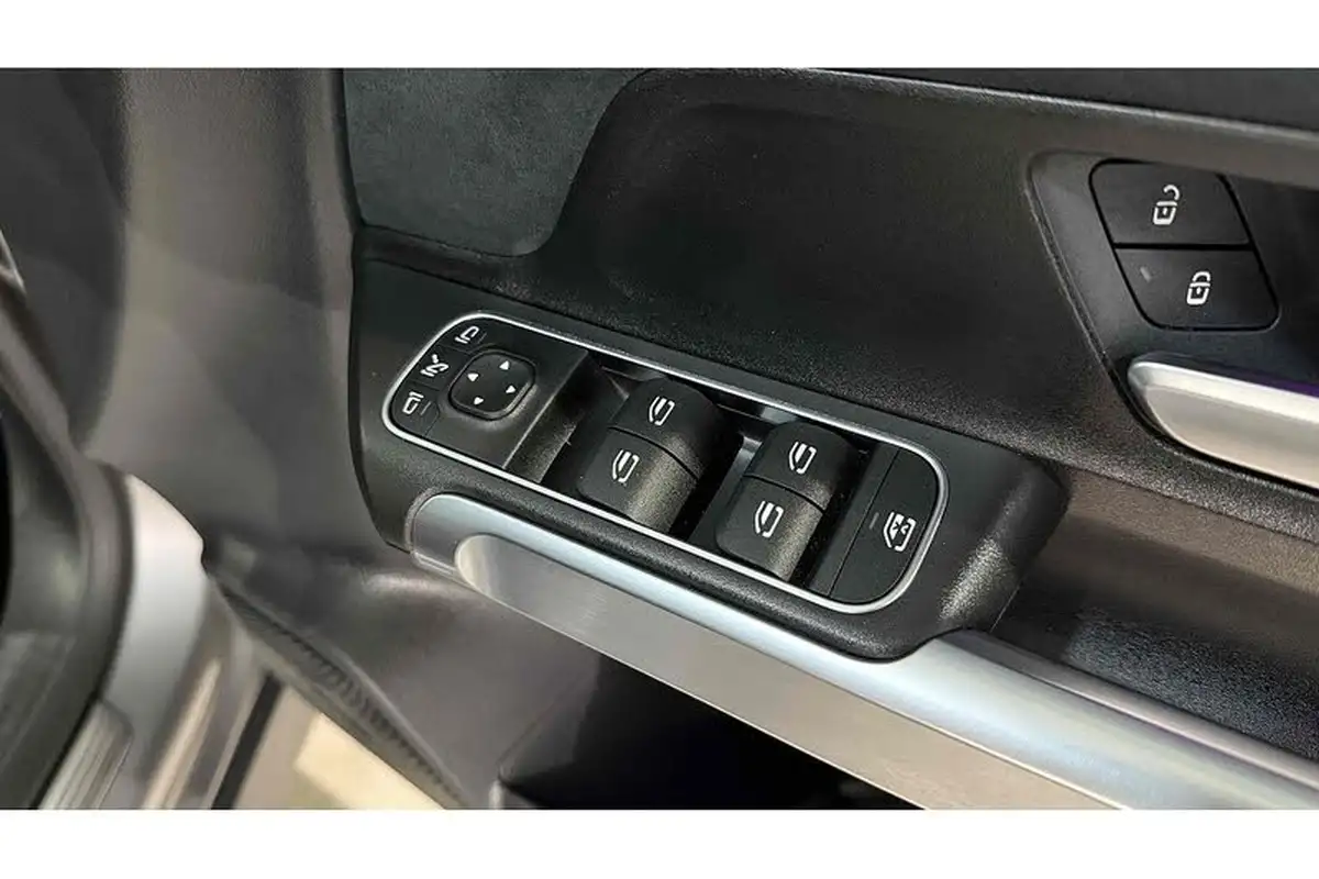 2021-mercedes-benz-glb-class-20d-glb200d-amg-line-premium-4matic-big-20