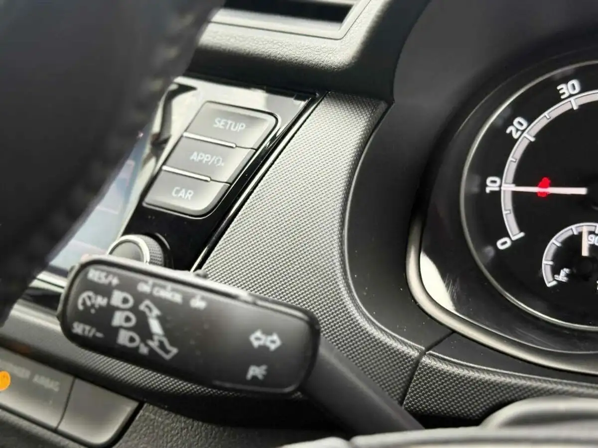 2020-skoda-fabia-10-tsi-se-95ps-hatchback-big-23