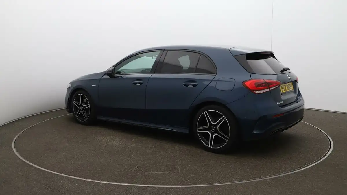 2022-mercedes-benz-a-class-13-a200-amg-line-edition-executive-hatchback-5d-big-34