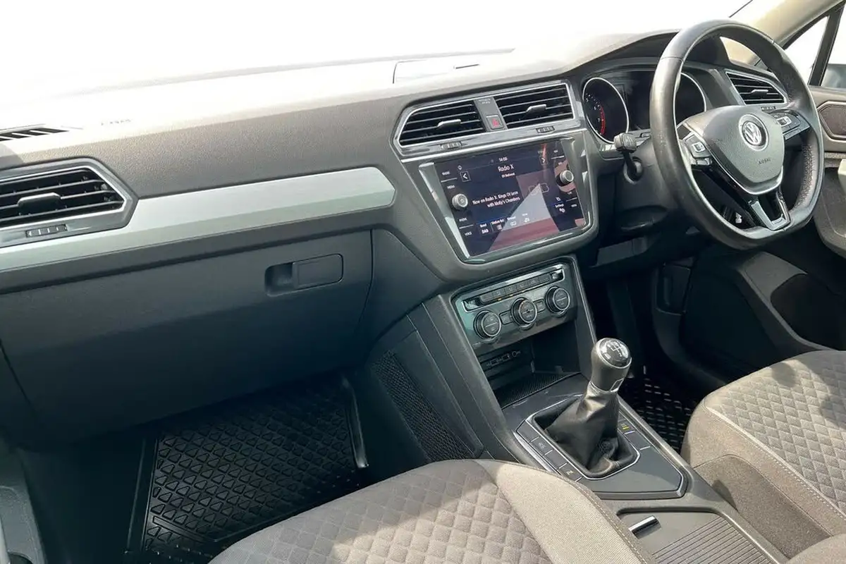 2018-volkswagen-tiguan-14-tsi-se-navigation-150ps-actss-big-1