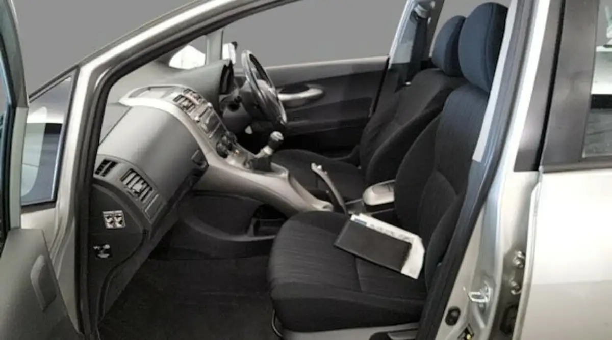 2007-toyota-auris-16-tr-vvt-i-5d-big-5