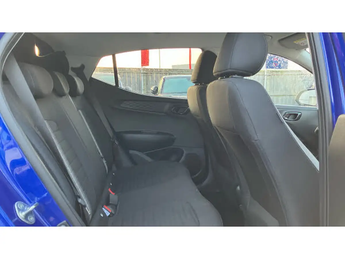 2022-hyundai-i10-12-premium-auto-big-15