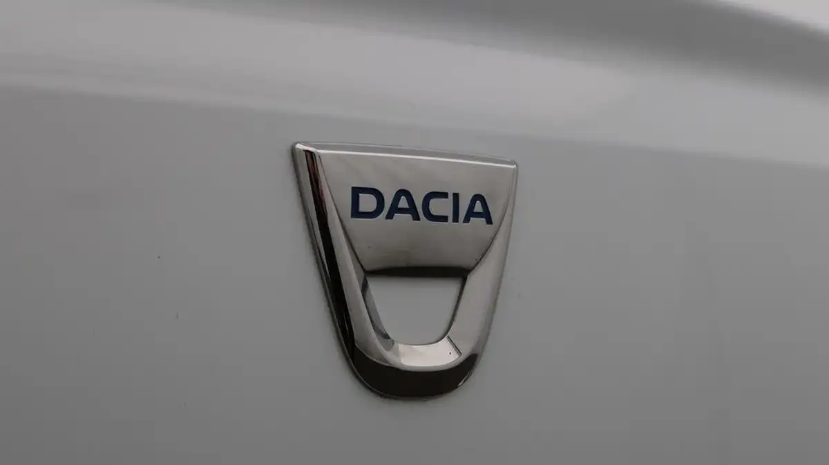 2022-dacia-sandero-10-sce-essential-big-22