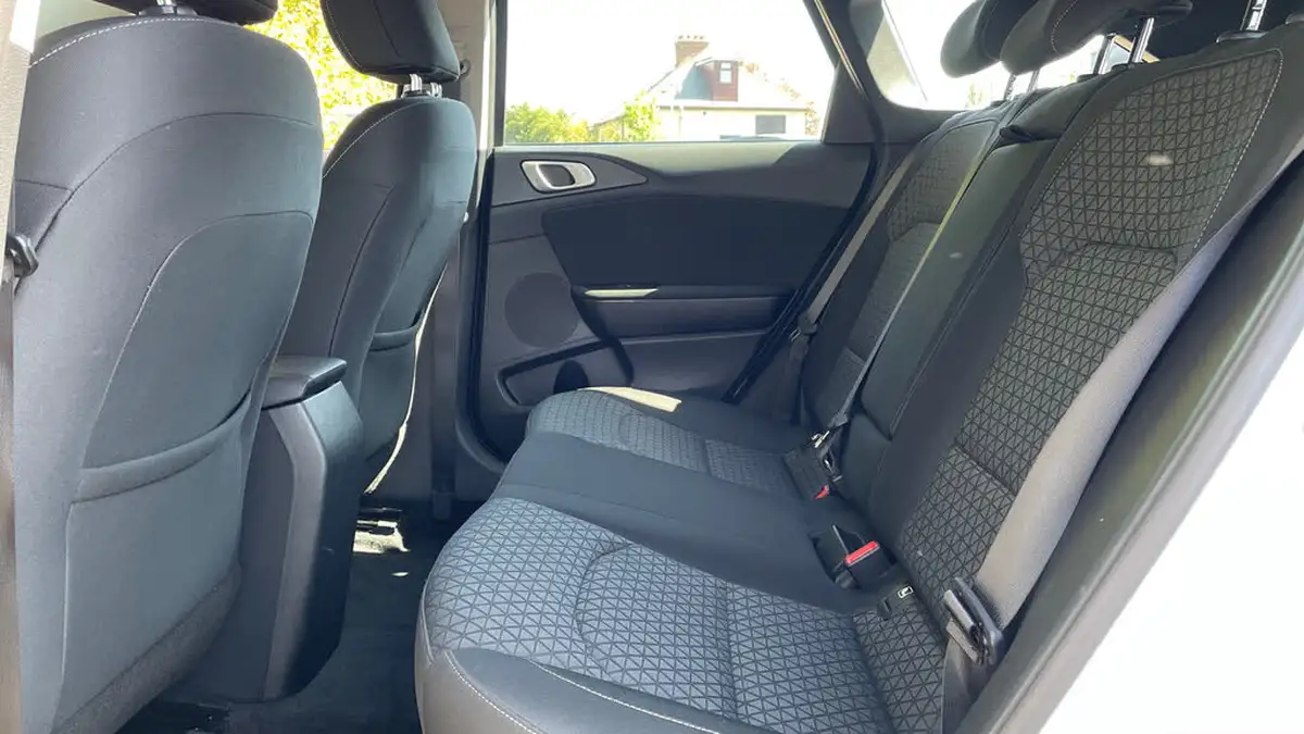 2021-kia-ceed-10-t-gdi-2-sportswagon-big-13