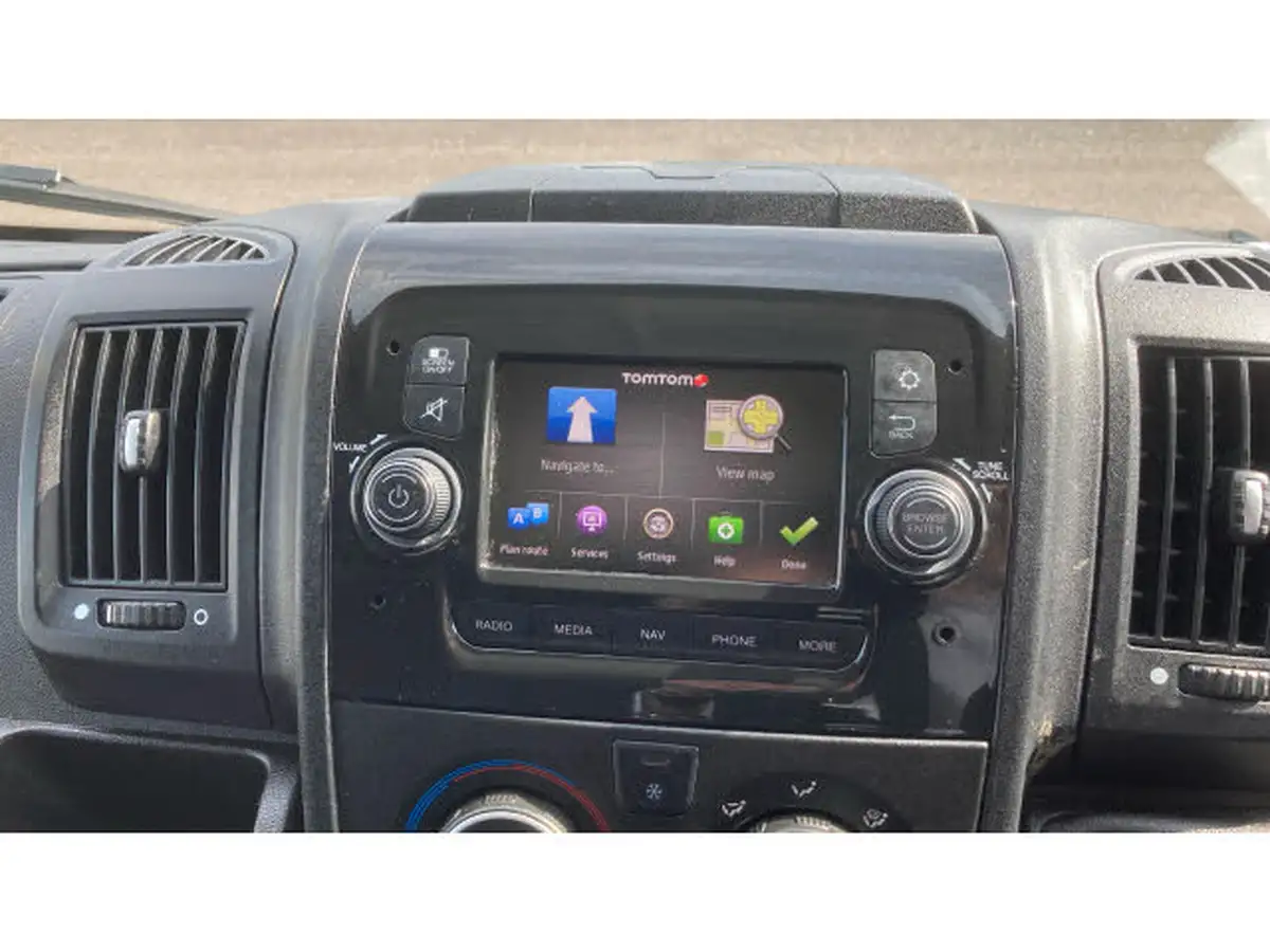 2022-peugeot-boxer-22-bluehdi-professional-335-l3-h2-panel-big-11