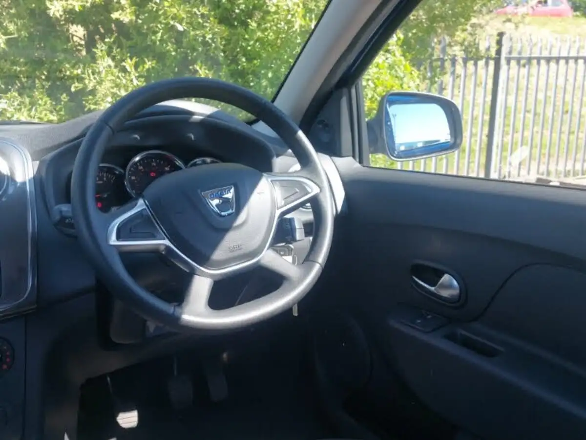 2020-dacia-sandero-stepway-09-tce-essential-big-9