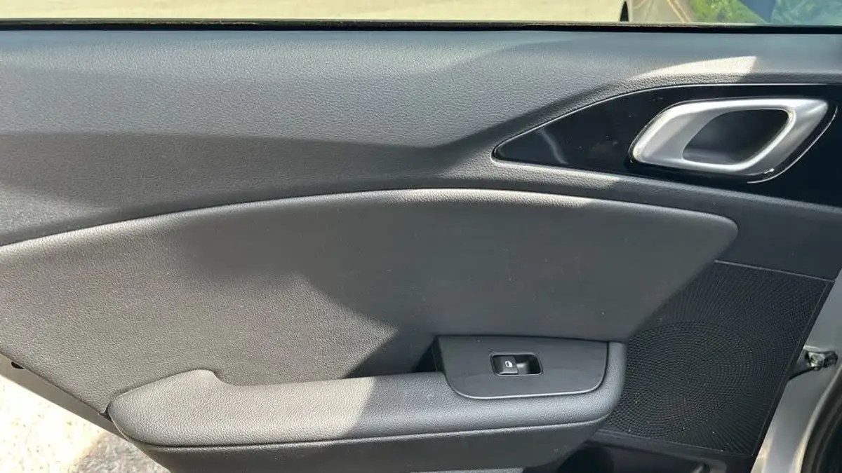 2022-kia-ceed-15-t-gdi-3-hatchback-big-17