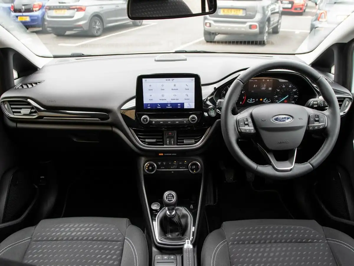 2019-ford-fiesta-10t-titanium-125ps-5d-big-2
