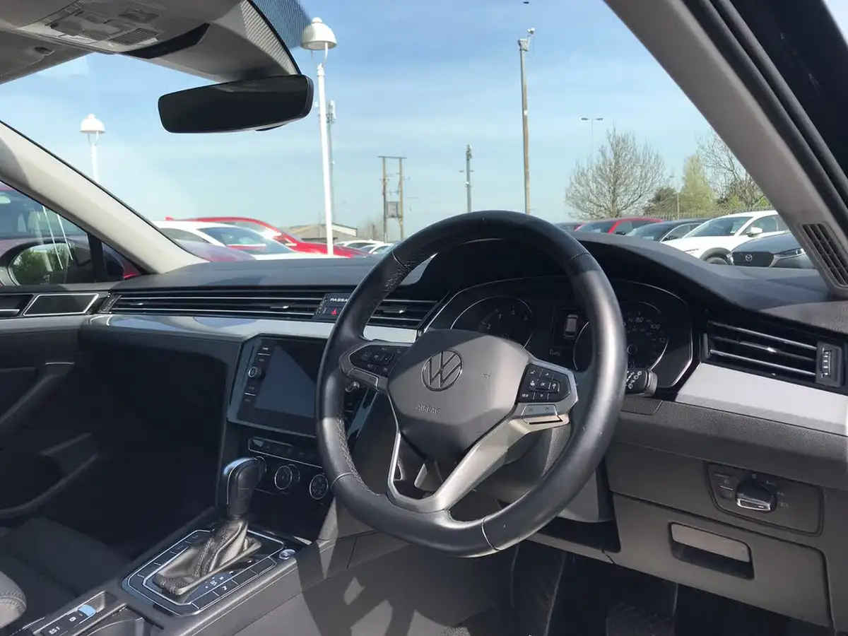 2021-volkswagen-passat-15-tsi-sel-estate-5d-dsg-big-2