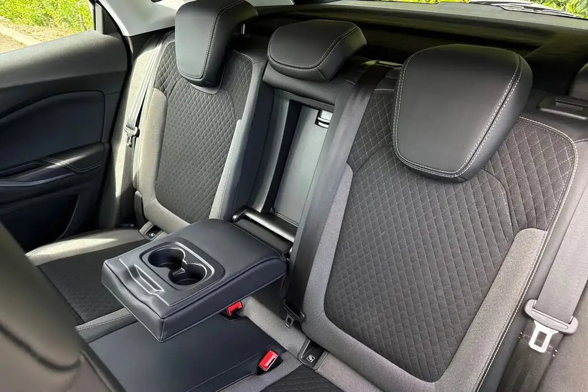 2019-vauxhall-grandland-x-15td-sport-nav-big-18