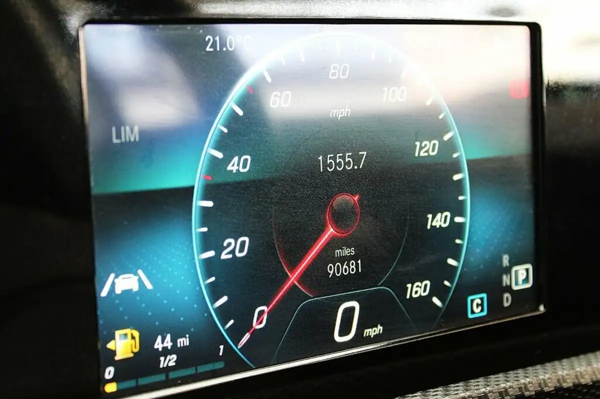 2018-mercedes-benz-a-class-15d-a180d-se-116ps-ss-7g-dct-big-41