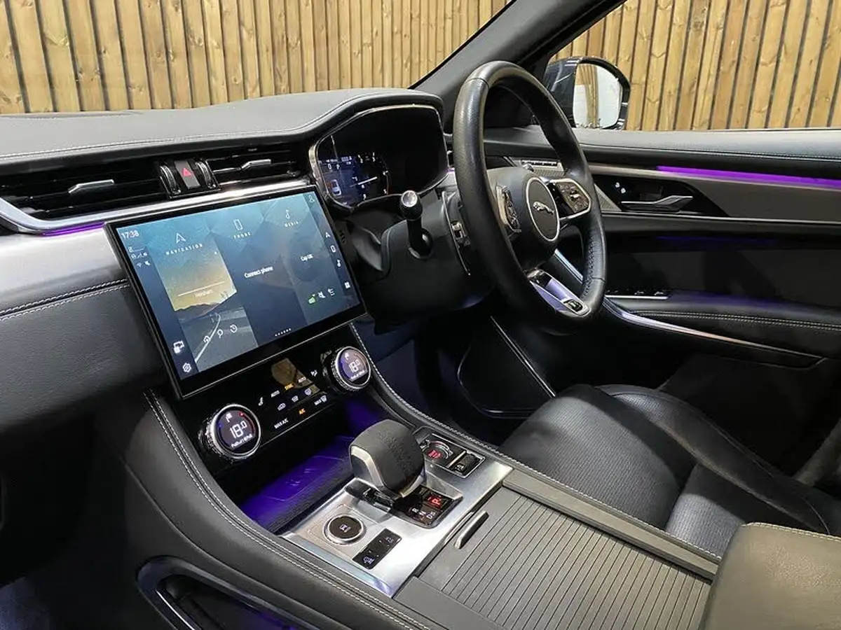 2022-jaguar-f-pace-20-d200-r-dynamic-se-big-17