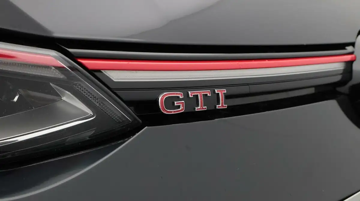 2022-volkswagen-golf-20-tsi-gti-dsg-big-23