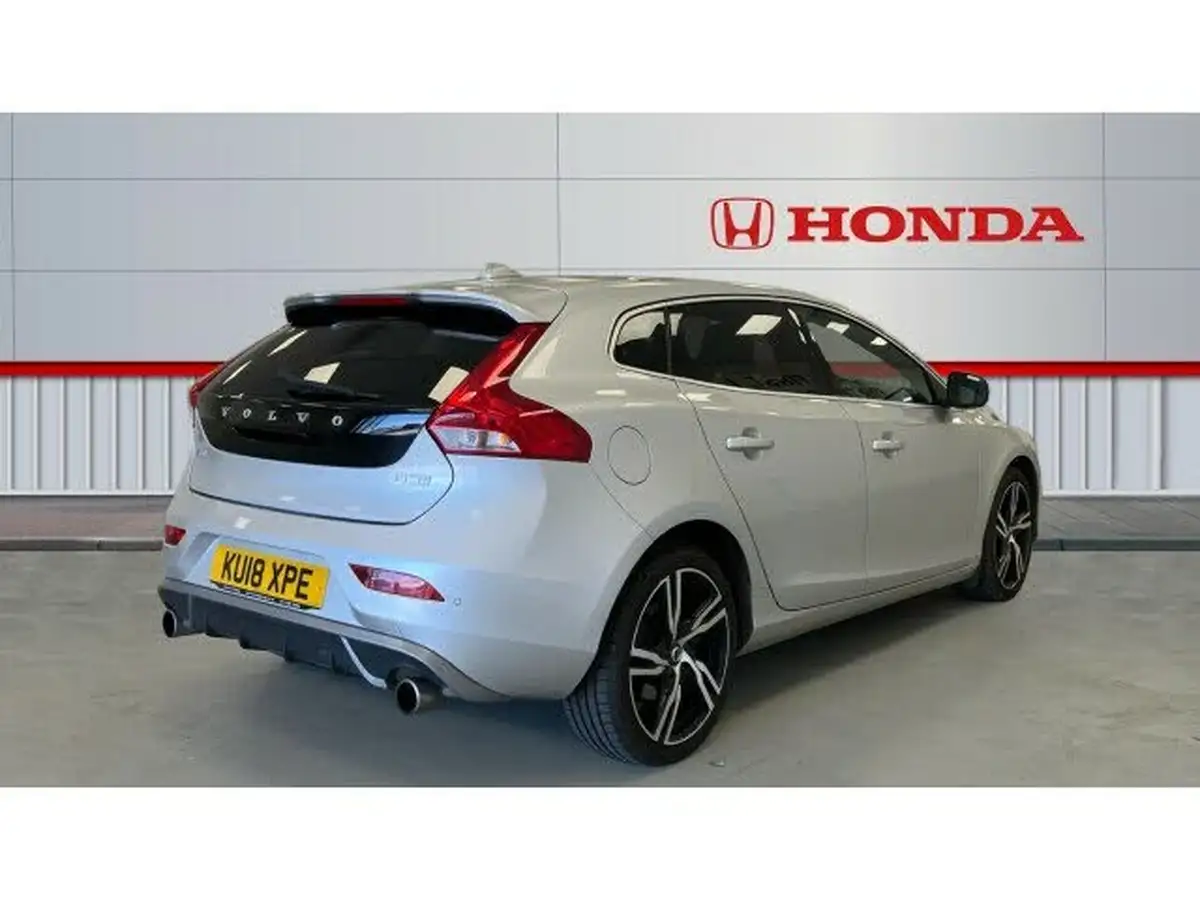 2018-volvo-v40-20td-d3-r-design-pro-geartronic-big-11