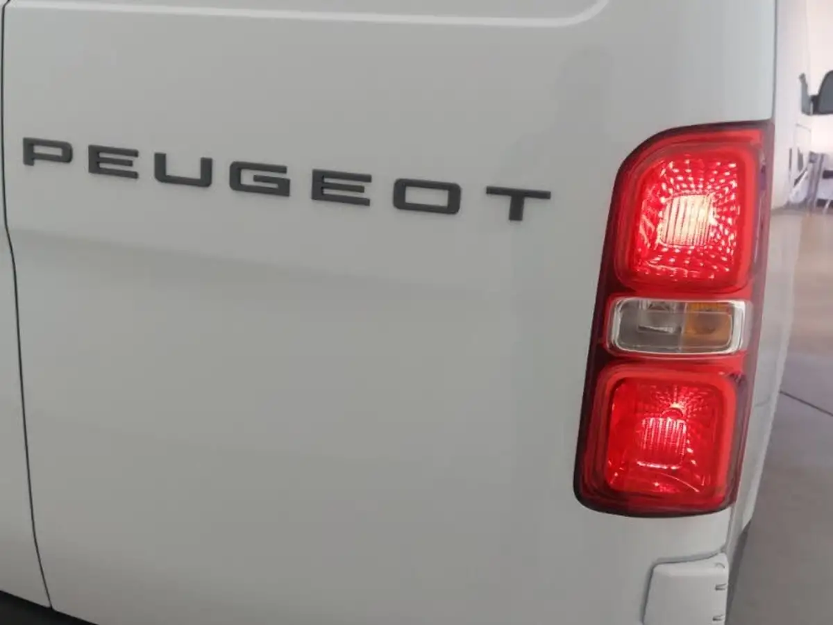 2024-peugeot-expert-15-bluehdi-professional-long-big-13
