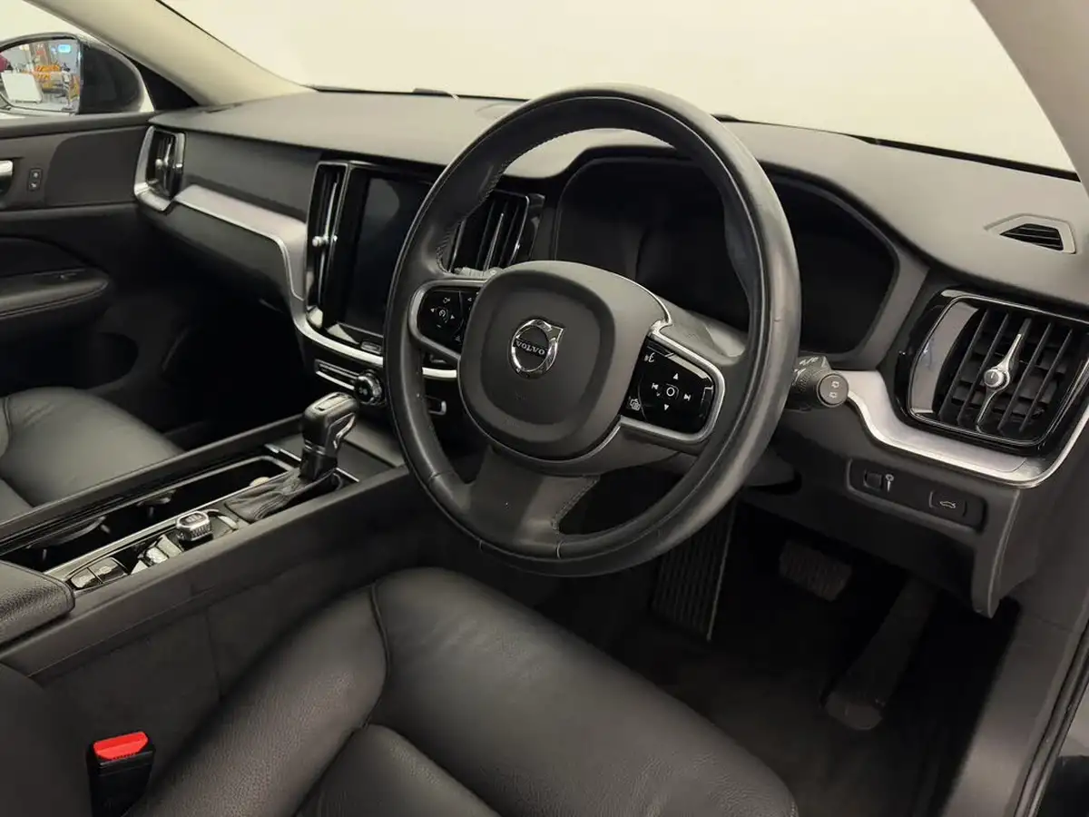 2020-volvo-v60-20td-d4-momentum-plus-geartronic-big-28