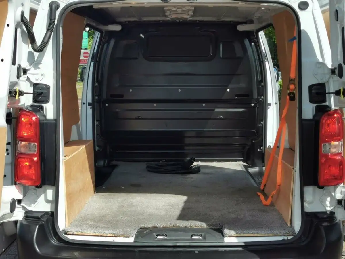 2023-vauxhall-vivaro-e-3100-75kwh-l1h1-prime-panel-van-big-18