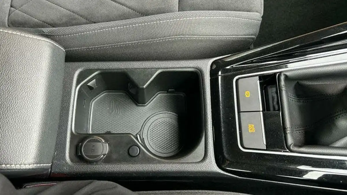 2023-volkswagen-golf-15-tsi-style-edition-150ps-big-31