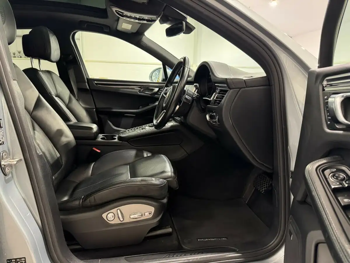 2018-porsche-macan-big-14