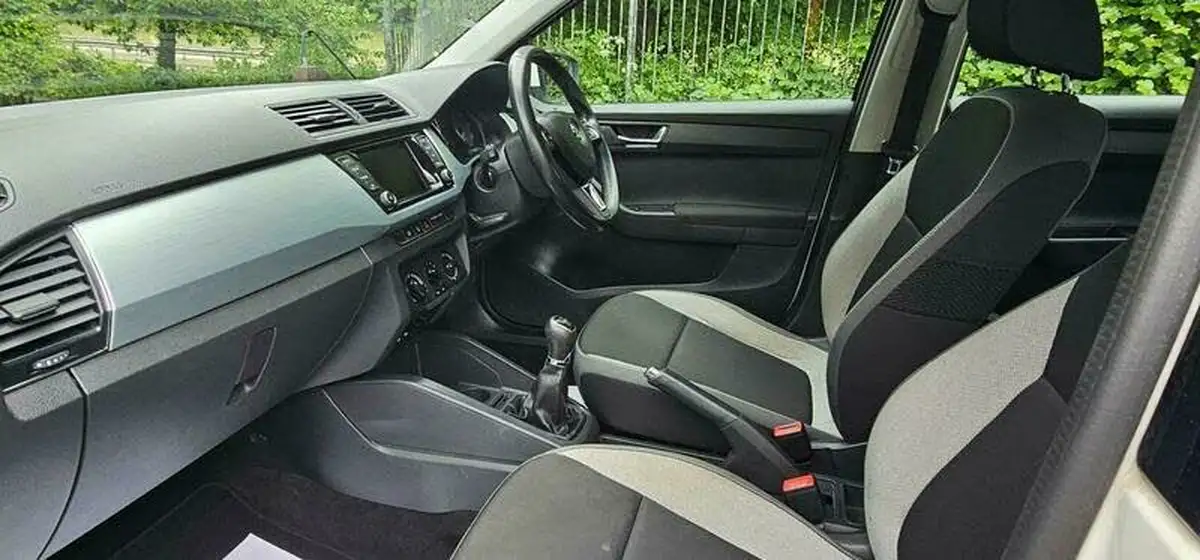 2015-skoda-fabia-12-tsi-se-109ps-estate-big-28