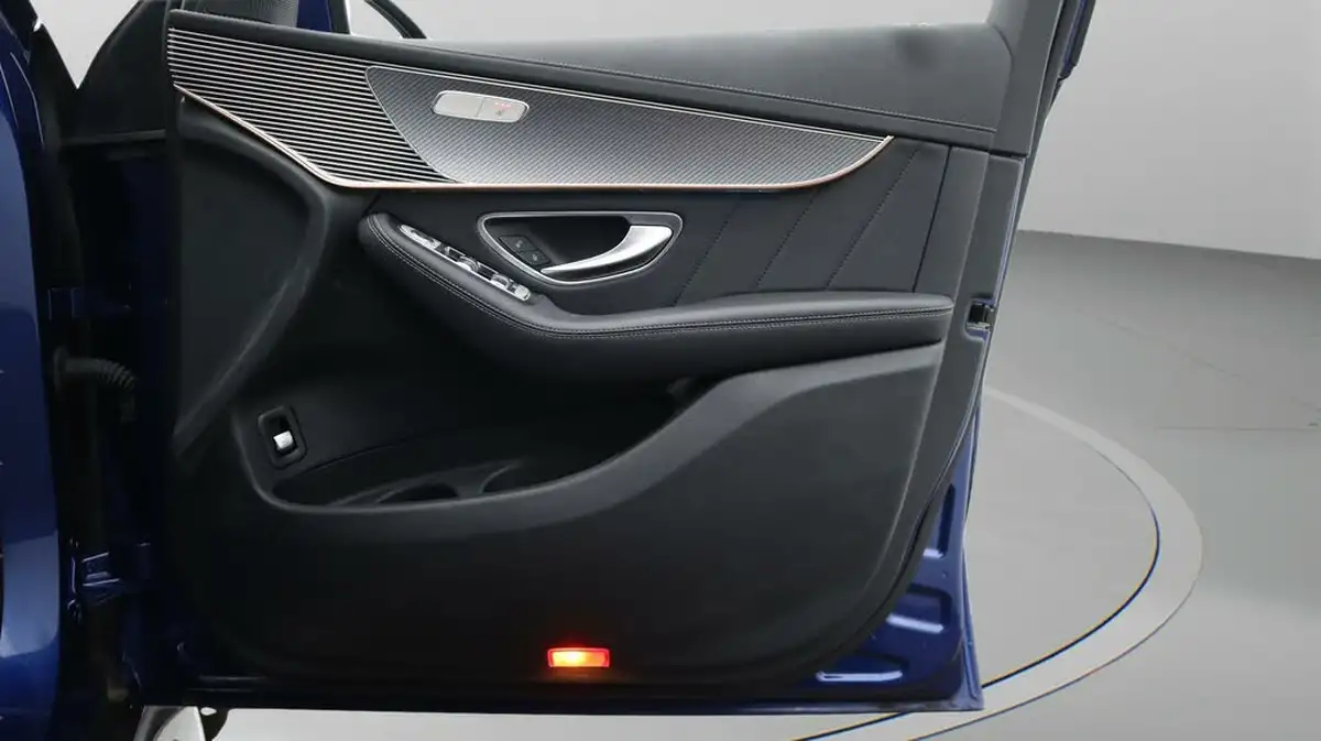 2021-mercedes-benz-eqc-e-eqc-400-amg-line-big-15