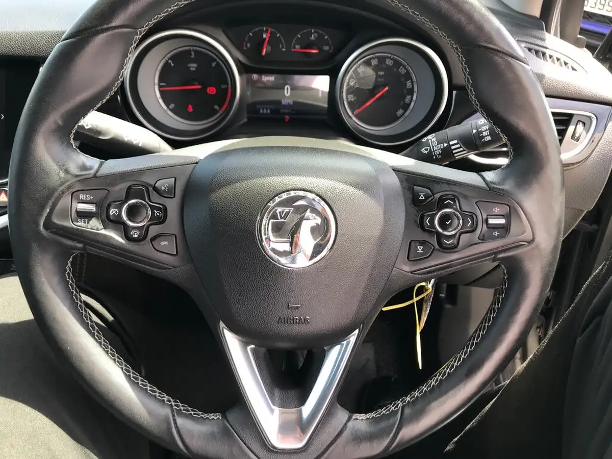2017-vauxhall-astra-16cdti-elite-nav-110ps-hatchback-big-23