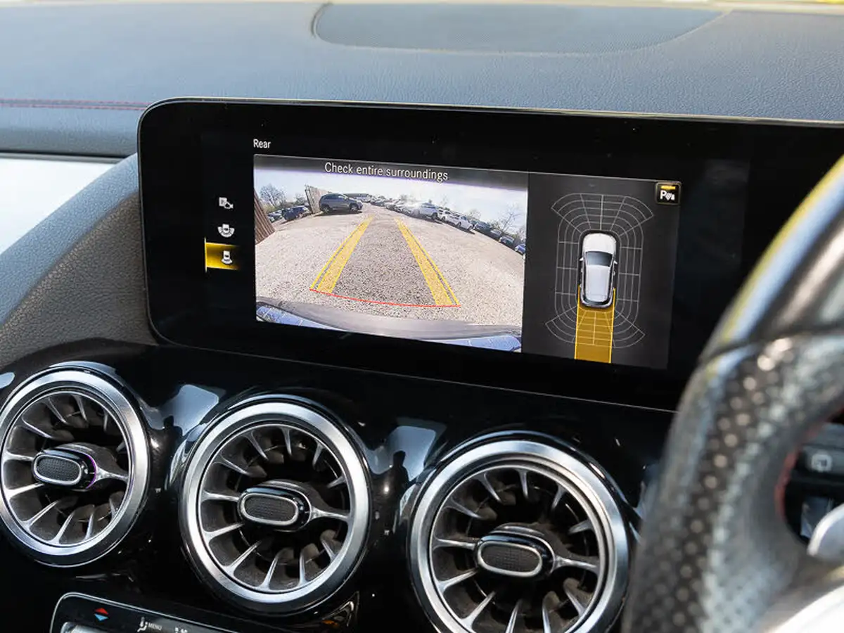 2021-mercedes-benz-eqa-e-eqa-250-amg-line-big-14