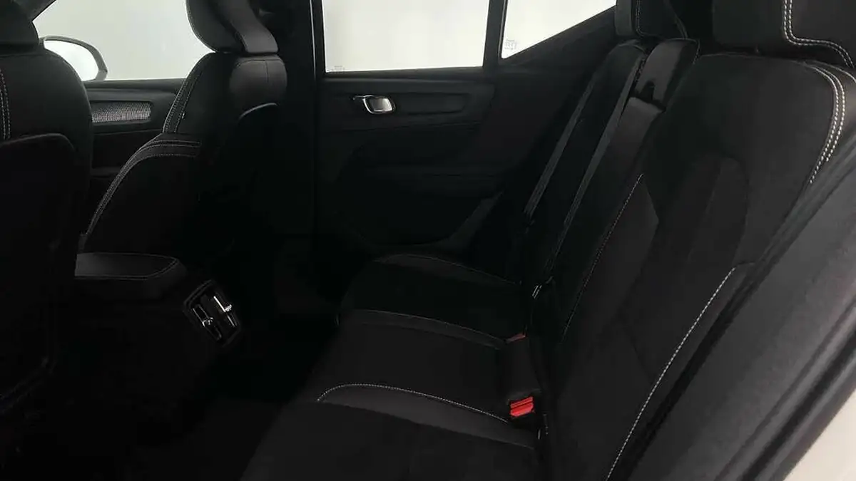 2022-volvo-xc40-15-t3-r-design-big-6
