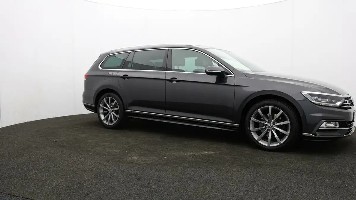 2018-volkswagen-passat-20tdi-r-line-150ps-ss-estate-5d-dsg-big-43