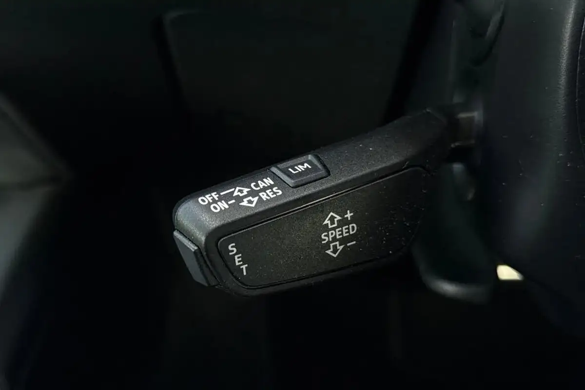 2022-audi-tt-coupe-20-40-tfsi-black-edition-big-33
