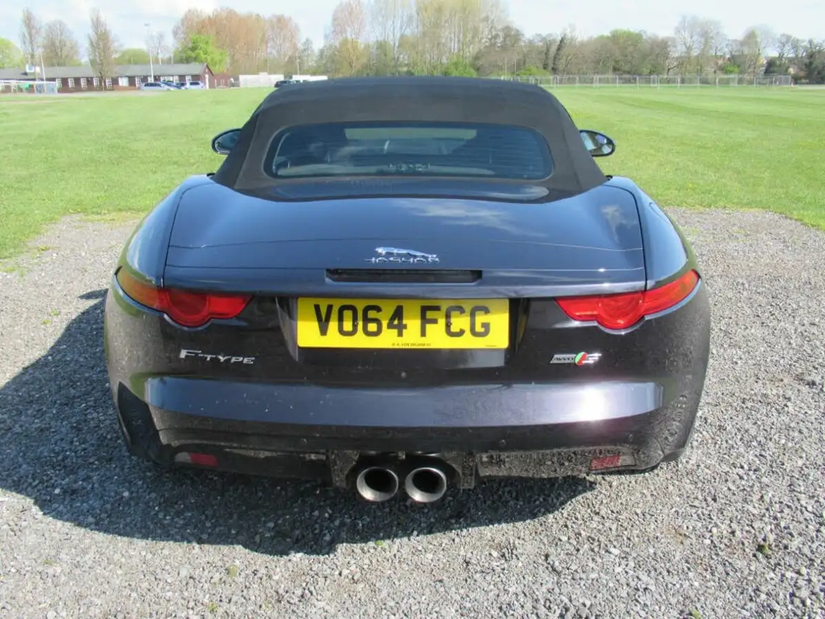 2014-jaguar-f-type-30-s-convertible-awd-quickshift-big-11