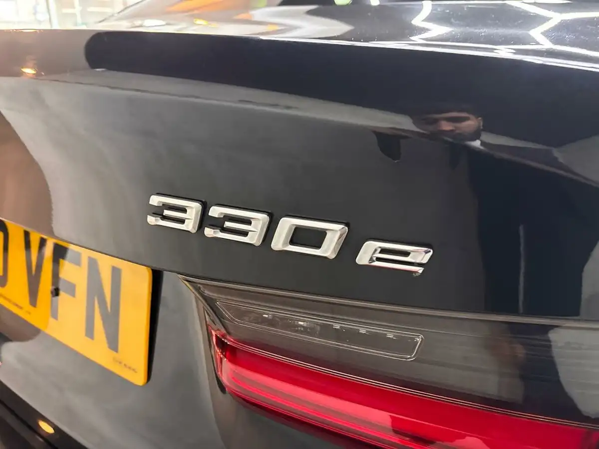2020-bmw-3-series-20-330e-m-sport-saloon-4d-big-11