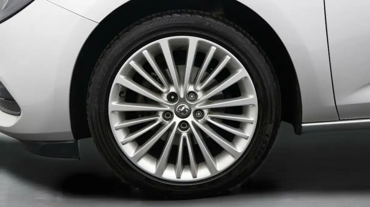 2020-vauxhall-astra-12-turbo-elite-nav-big-17