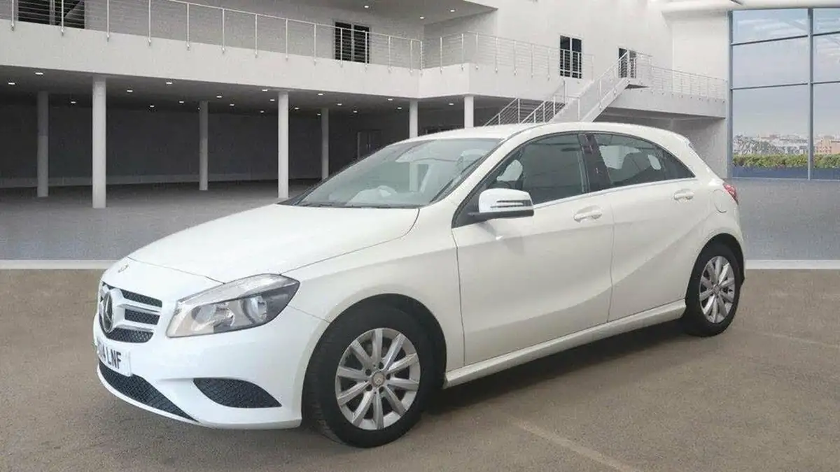 2014-mercedes-benz-a-class-16-a180-se-big-2