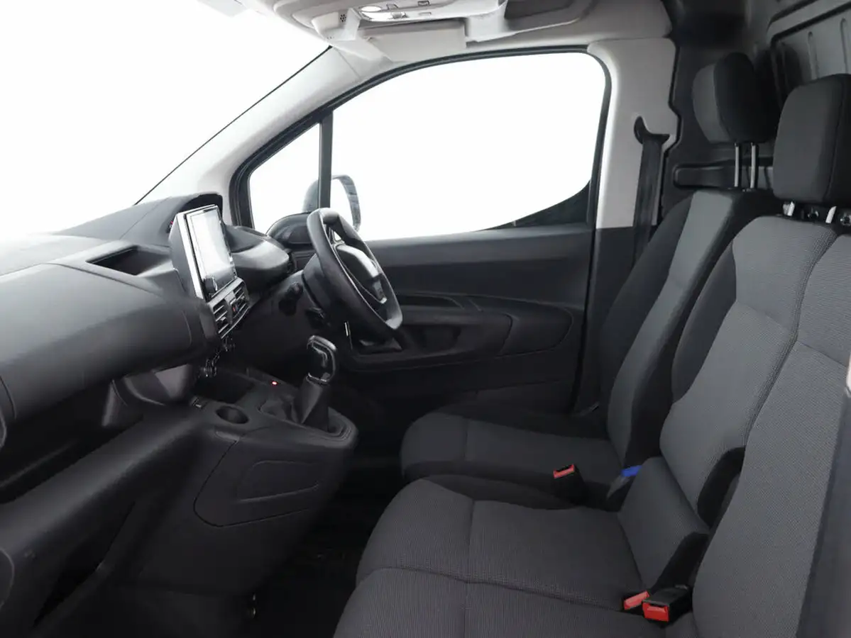 2019-peugeot-partner-16bluehdi-1000-professional-big-30