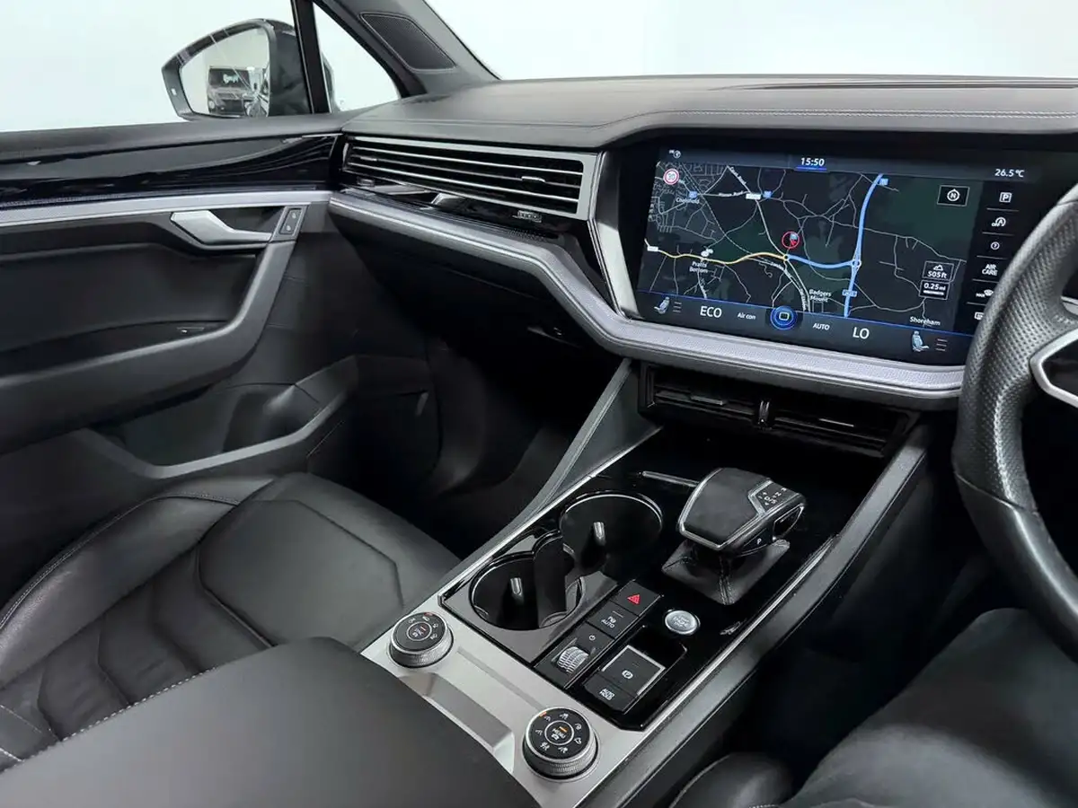 2022-volkswagen-touareg-30tsi-black-edition-big-32