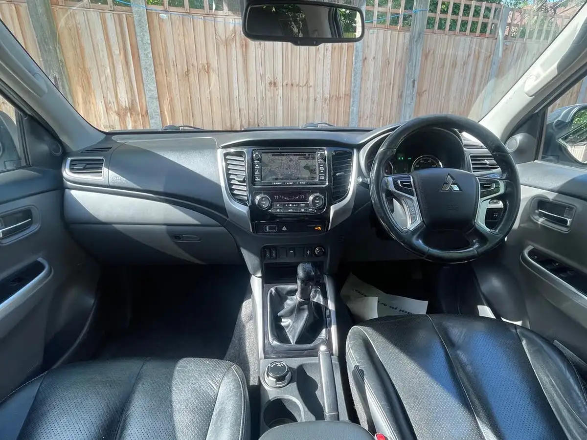 2017-mitsubishi-l200-24di-d-warrior-178bhp-eu6-big-9
