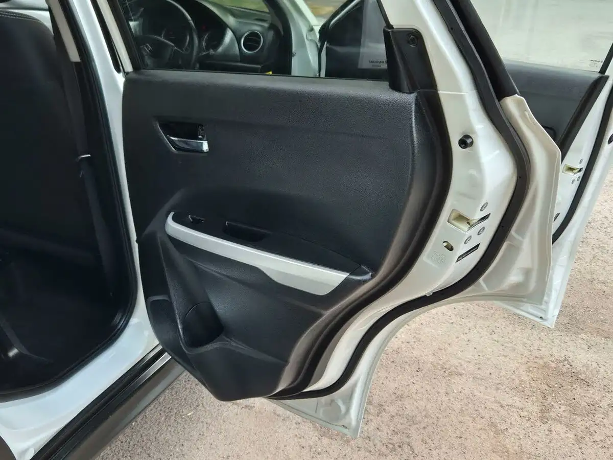 2017-suzuki-vitara-16-sz-t-auto-big-28